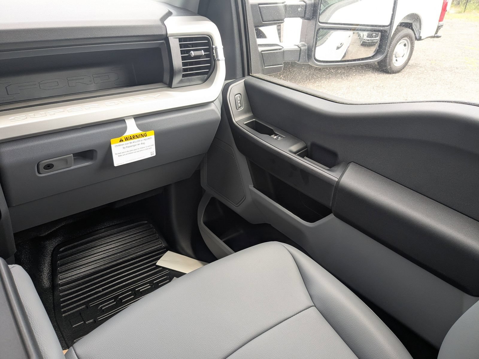 New 2026 Ford F250 XL w/ XL Chrome Package AWD/4WD image 17
