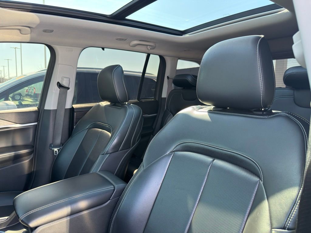 Used 2024 Jeep Grand Cherokee Limited w/ Luxury Tech Group II image 14