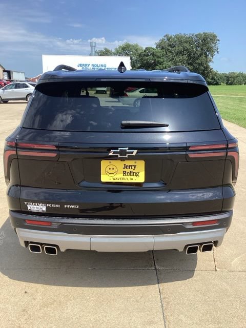 Used 2025 Chevrolet Traverse LT AWD/4WD image 4