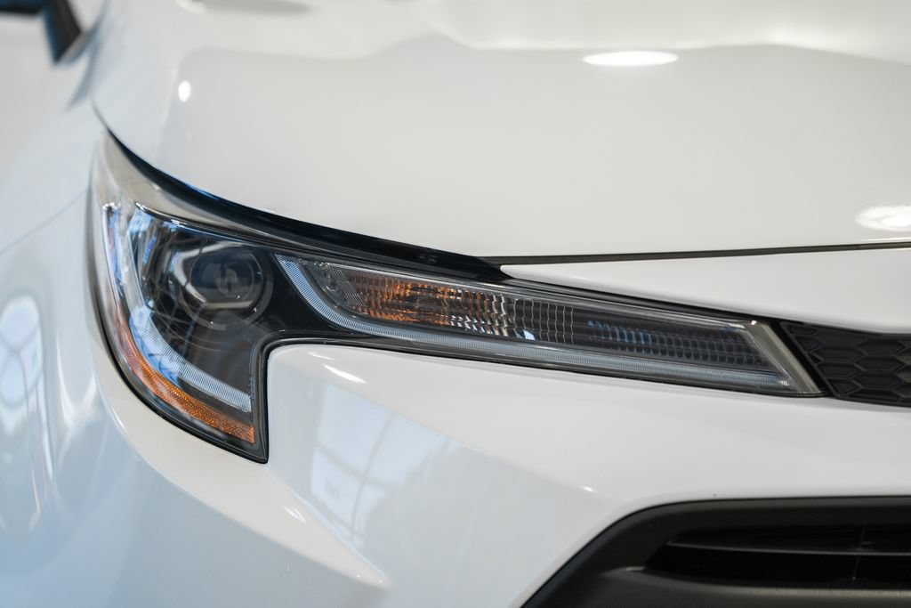 Used 2025 Toyota Corolla LE FWD image 11
