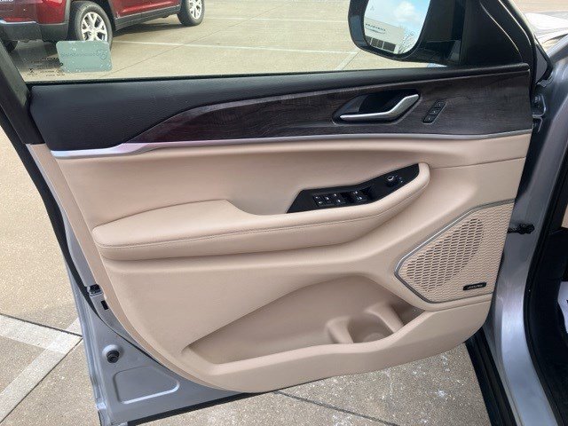 Certified 2022 Jeep Grand Cherokee Limited image 9