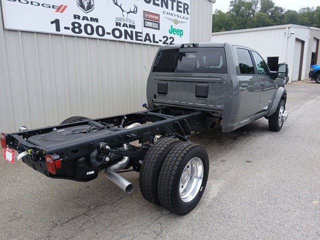 New 2027 RAM 4500 4x4 Crew Cab DRW w/ Laramie Trim Package image 3