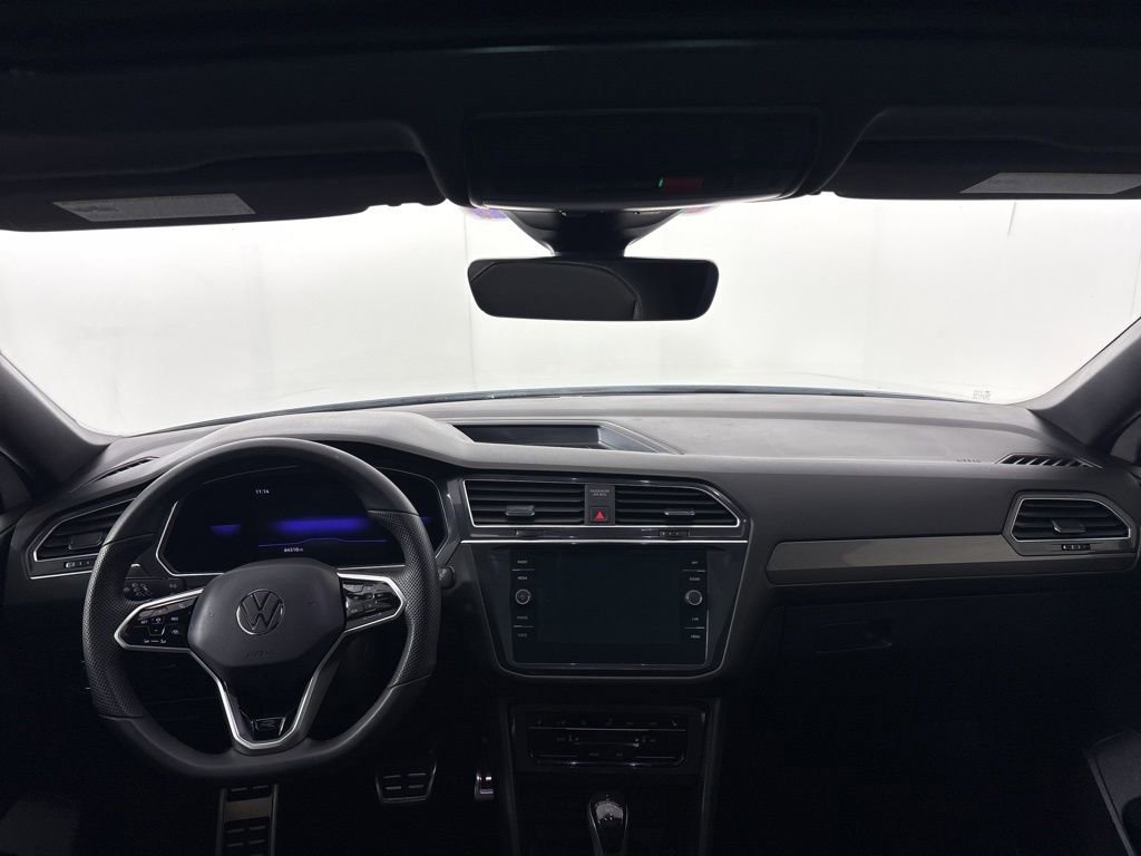 Used 2022 Volkswagen Tiguan SE R-Line image 19