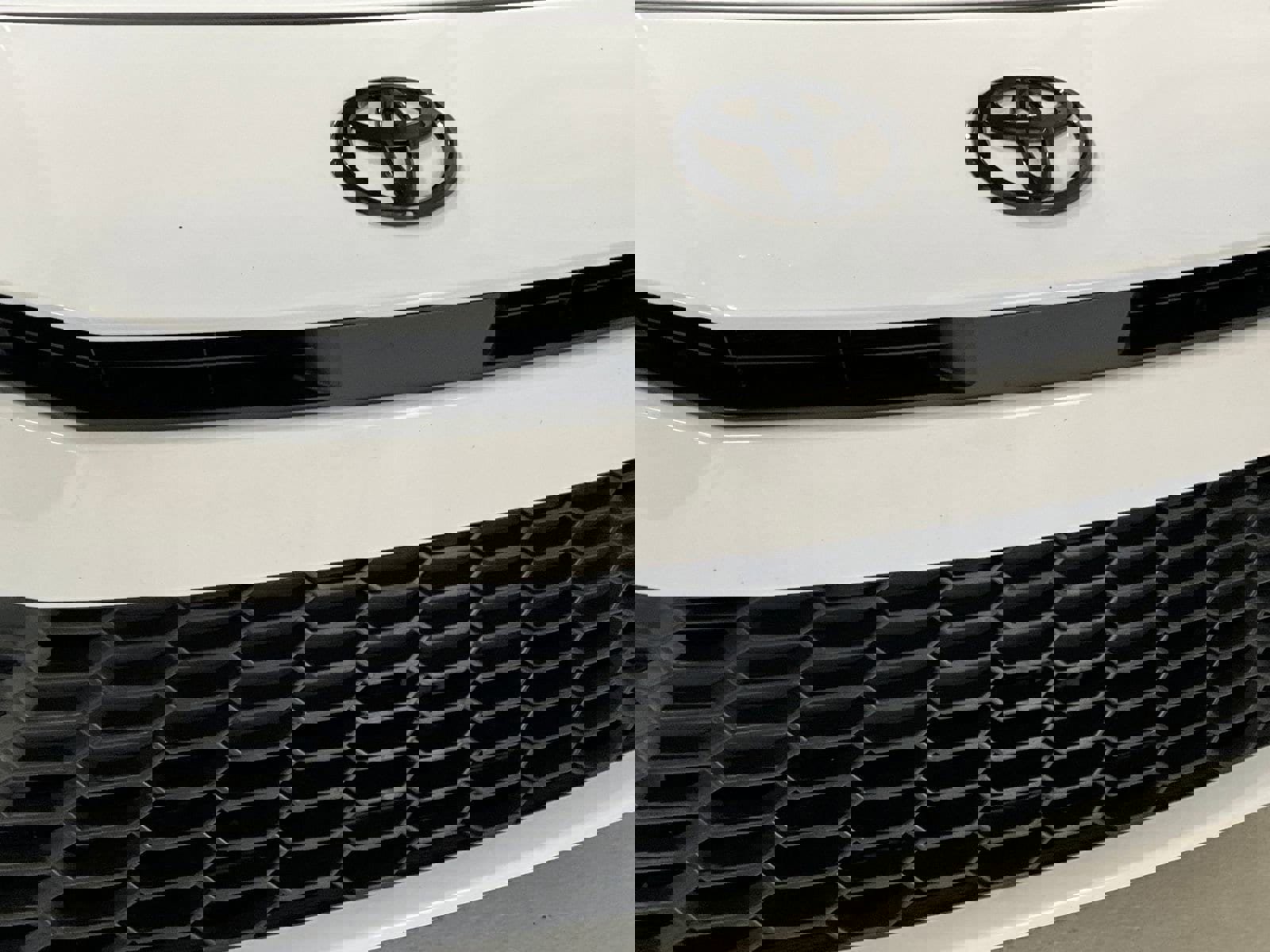 Used 2025 Toyota Camry LE image 28