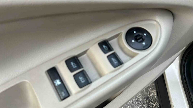 Used 2018 Ford Escape SEL image 17