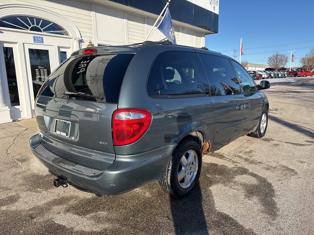 Used 2005 Dodge Grand Caravan SXT image 5