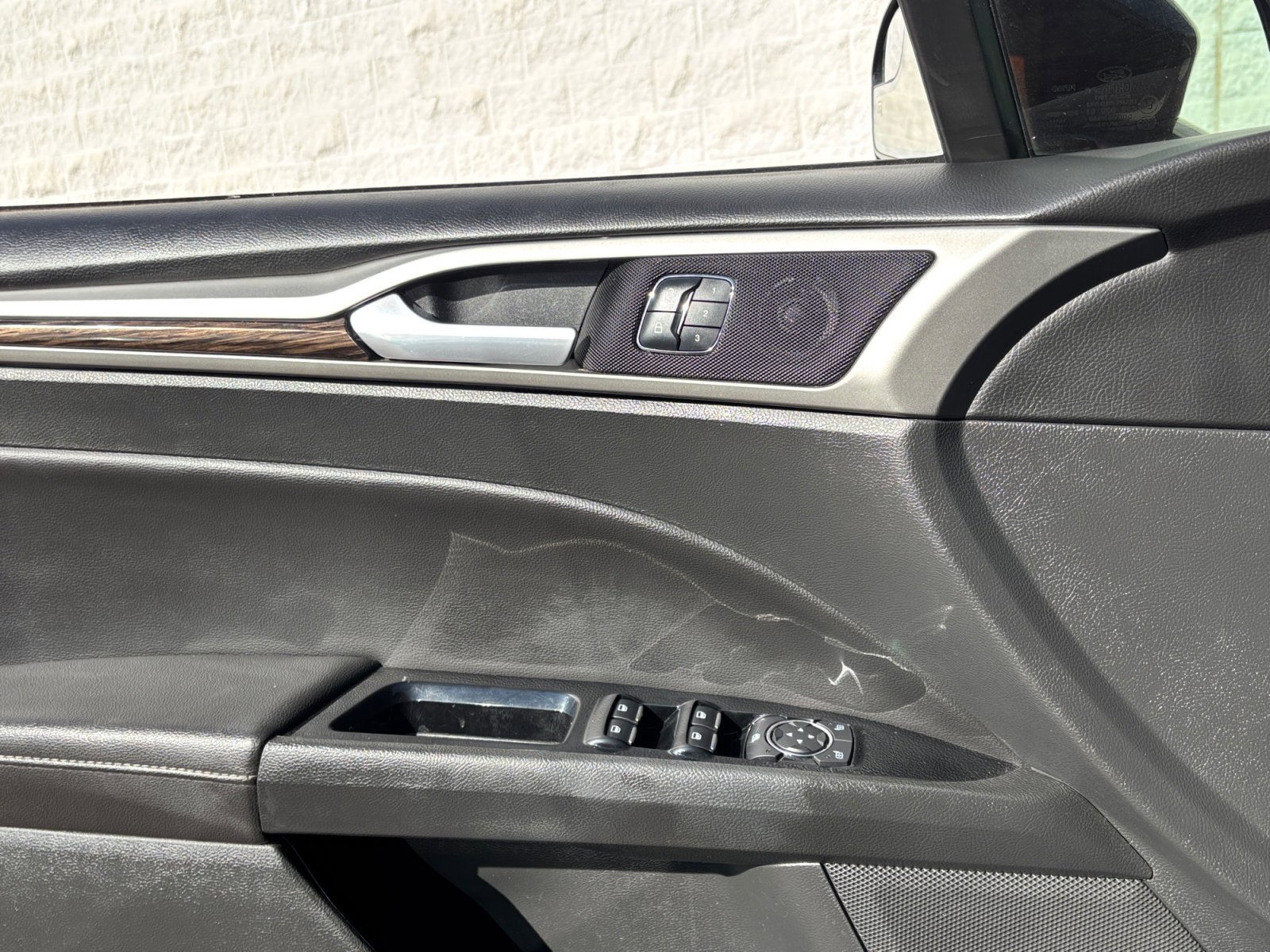 Used 2015 Ford Fusion SE w/ Equipment Group 202A image 16