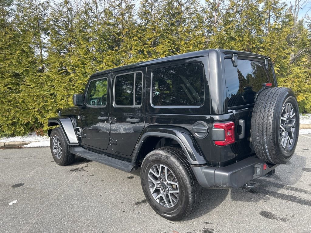 Used 2024 Jeep Wrangler Sahara image 5