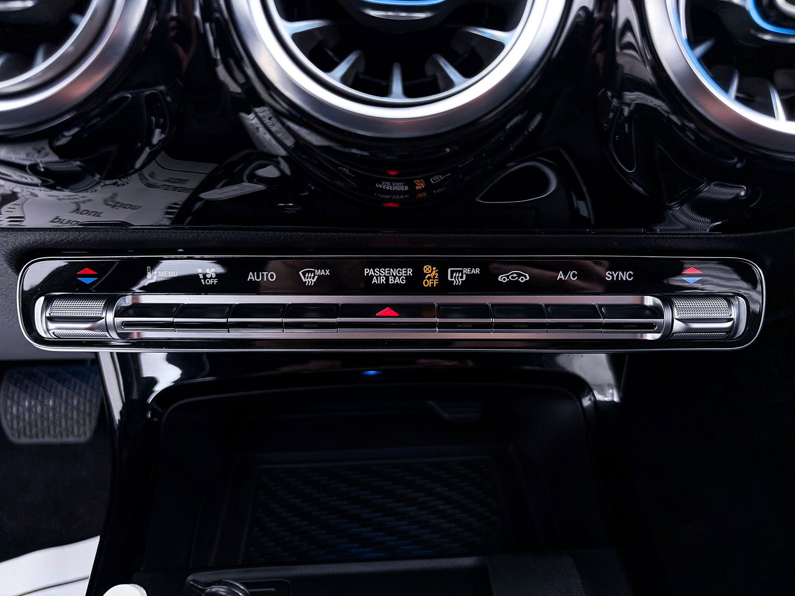 Used 2024 Mercedes-Benz CLA 250 4MATIC image 25