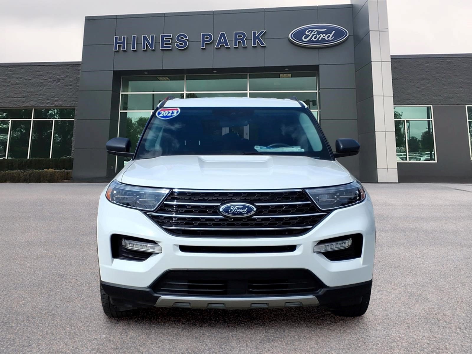 Certified 2023 Ford Explorer XLT w/ Equipment Group 202A AWD/4WD image 2