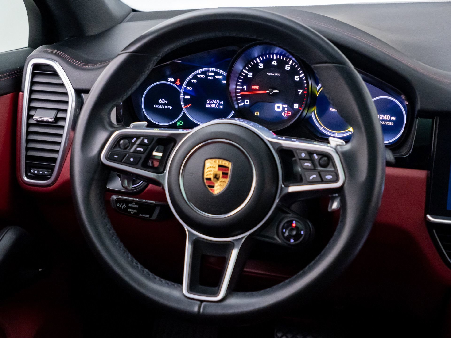 Used 2022 Porsche Cayenne Coupe AWD/4WD image 12