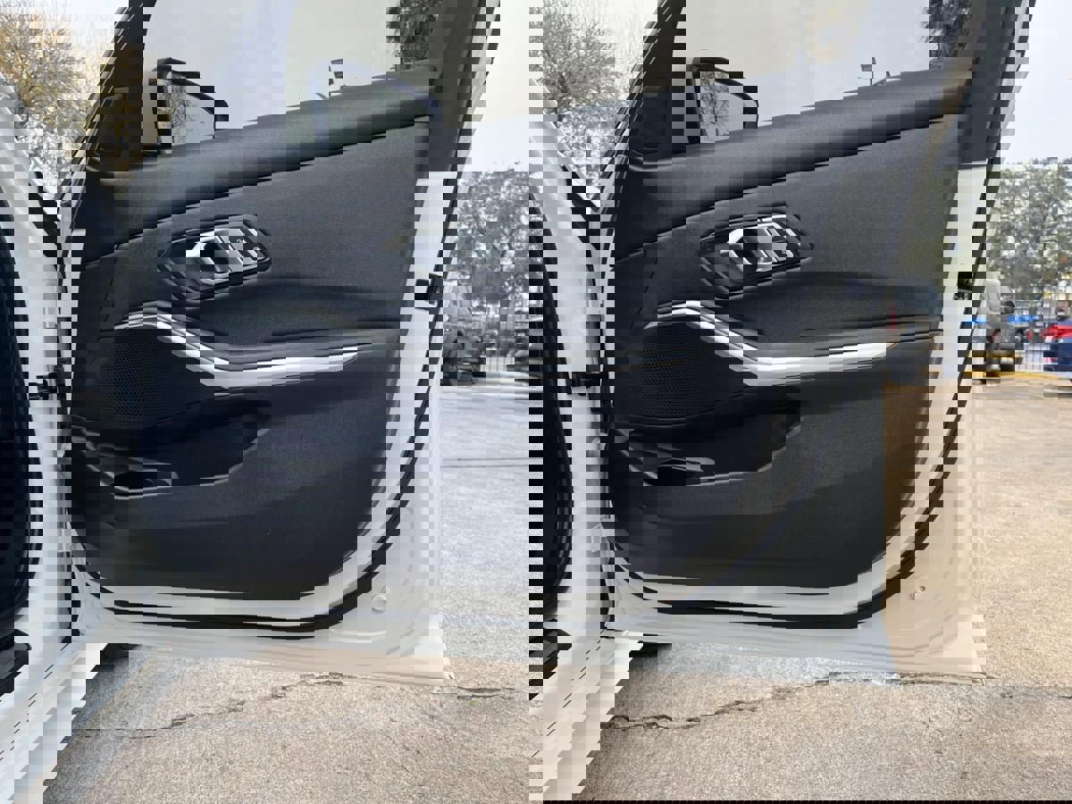 Used 2019 BMW 330i Sedan w/ Convenience Package image 30