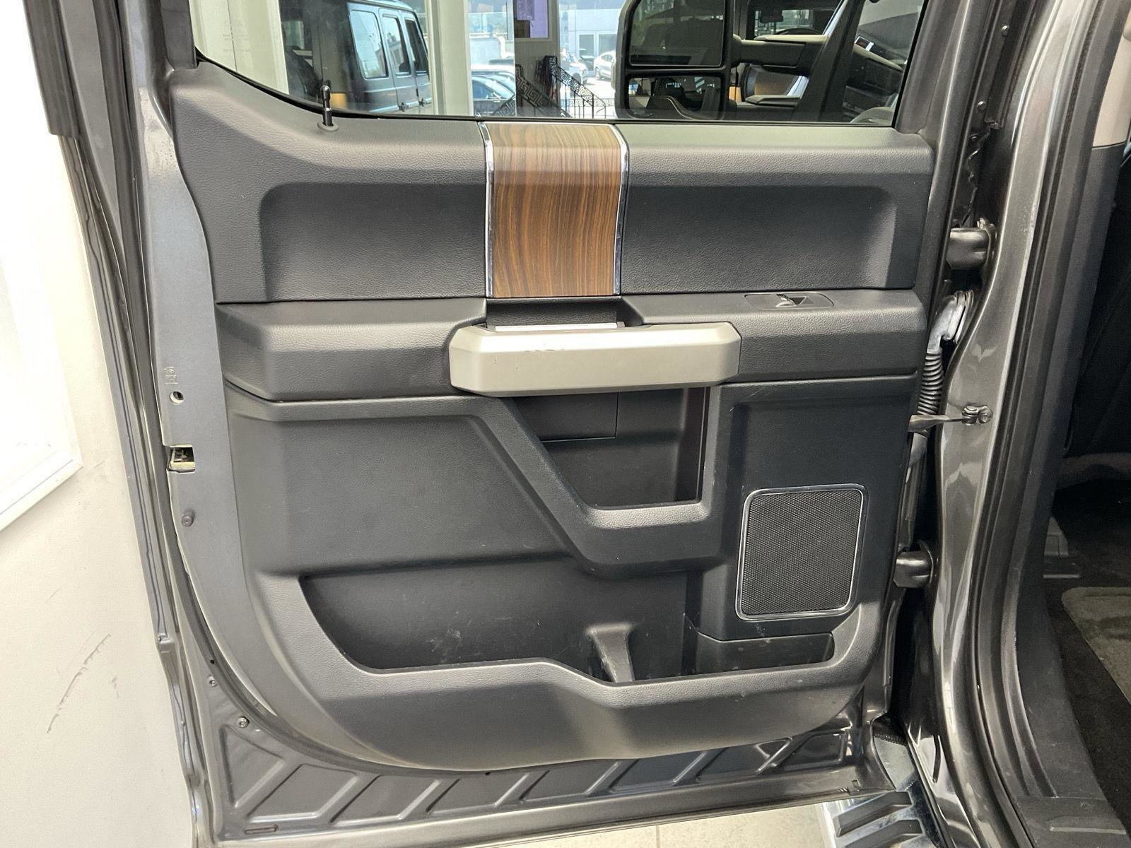 Used 2017 Ford F150 Lariat AWD/4WD image 13