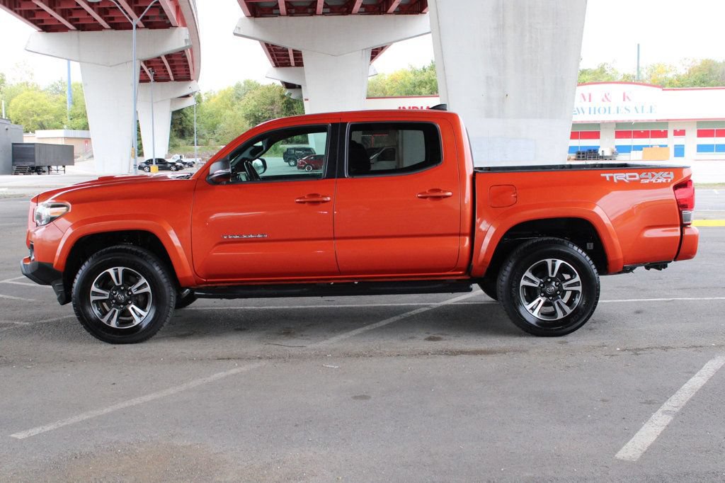Used 2016 Toyota Tacoma TRD Sport w/ Premium & Technology Package AWD/4WD image 1