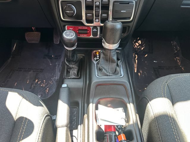 Used 2024 Jeep Wrangler Unlimited AWD/4WD image 24