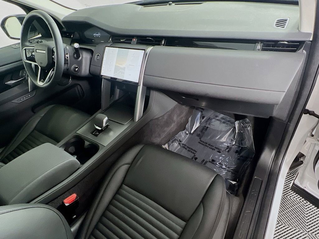 Used 2024 Land Rover Discovery Sport S image 30