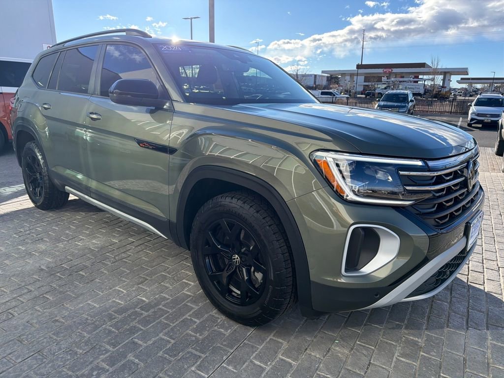 Certified 2024 Volkswagen Atlas Peak Edition SEL image 9