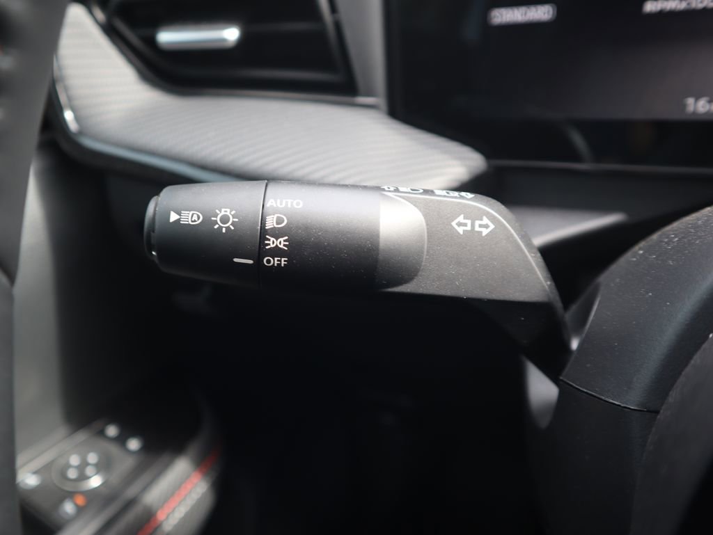 New 2026 Nissan Kicks SR w/ SR Premium Package FWD image 24
