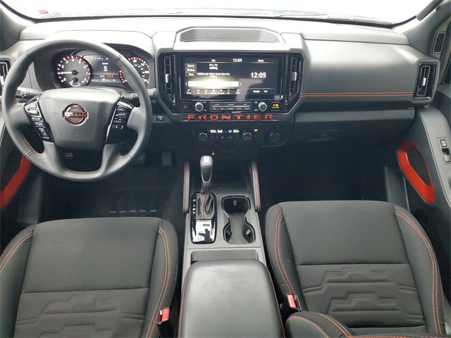 Used 2025 Nissan Frontier Pro-X image 3