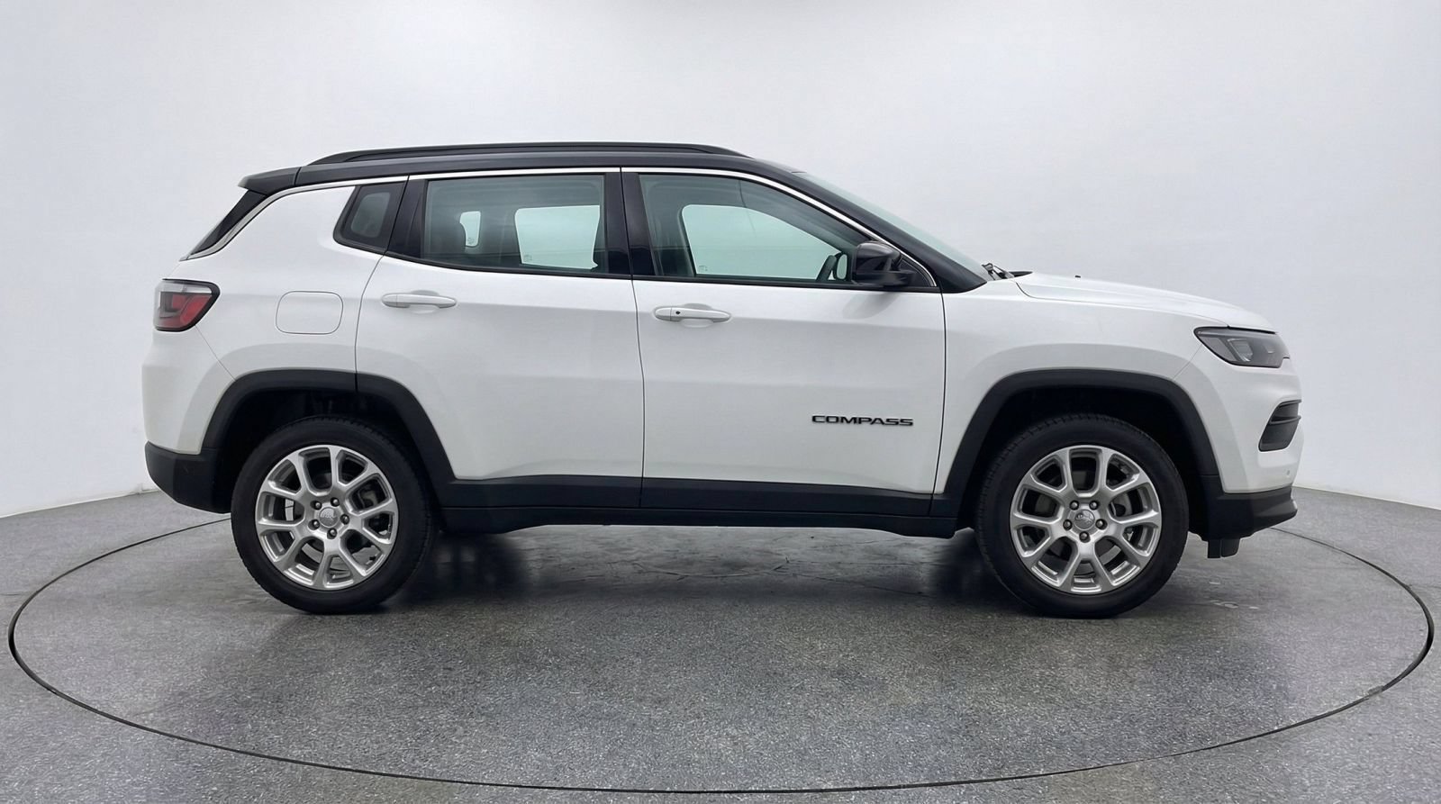 Used 2025 Jeep Compass Limited AWD/4WD image 13