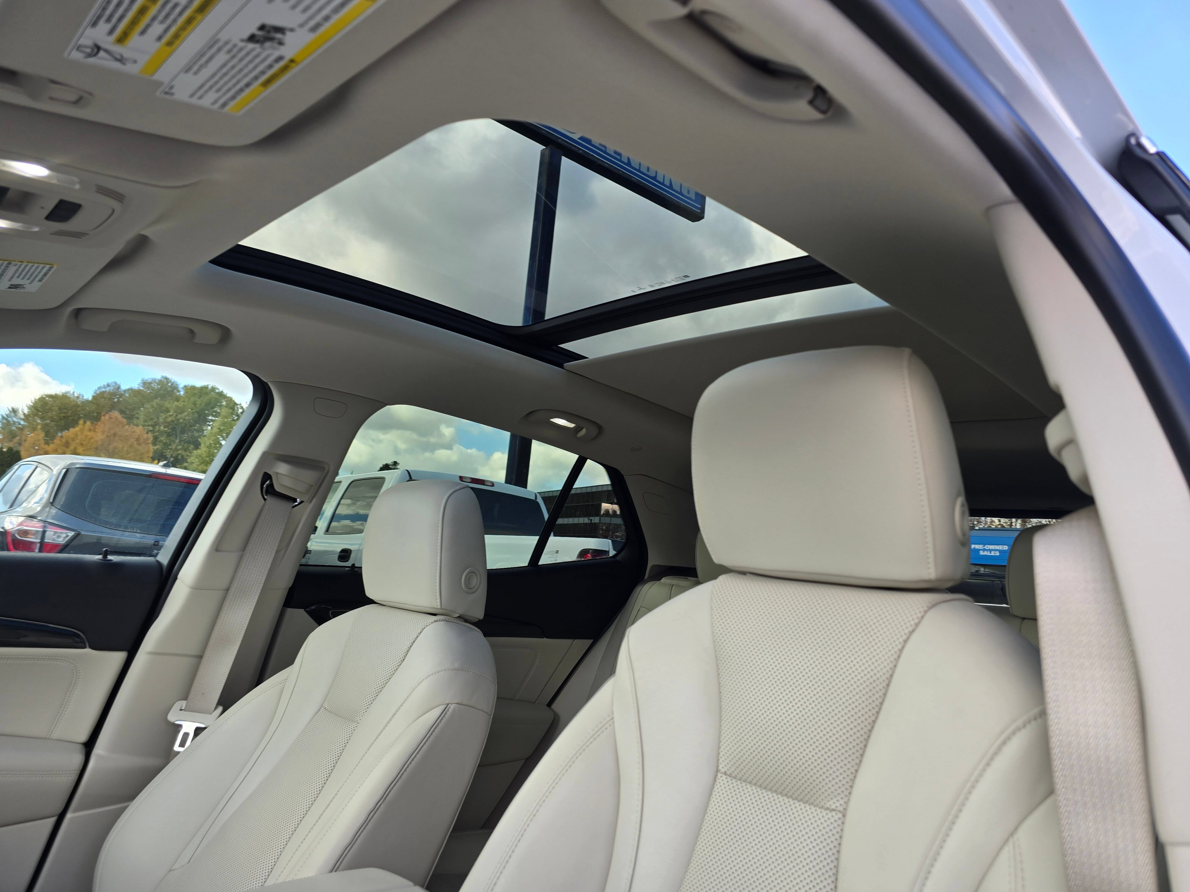 Used 2022 Buick Envision Essence w/ Technology Package I AWD/4WD image 22