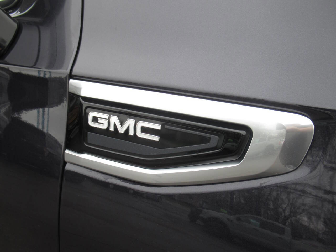 Used 2024 GMC Yukon Denali AWD/4WD image 5