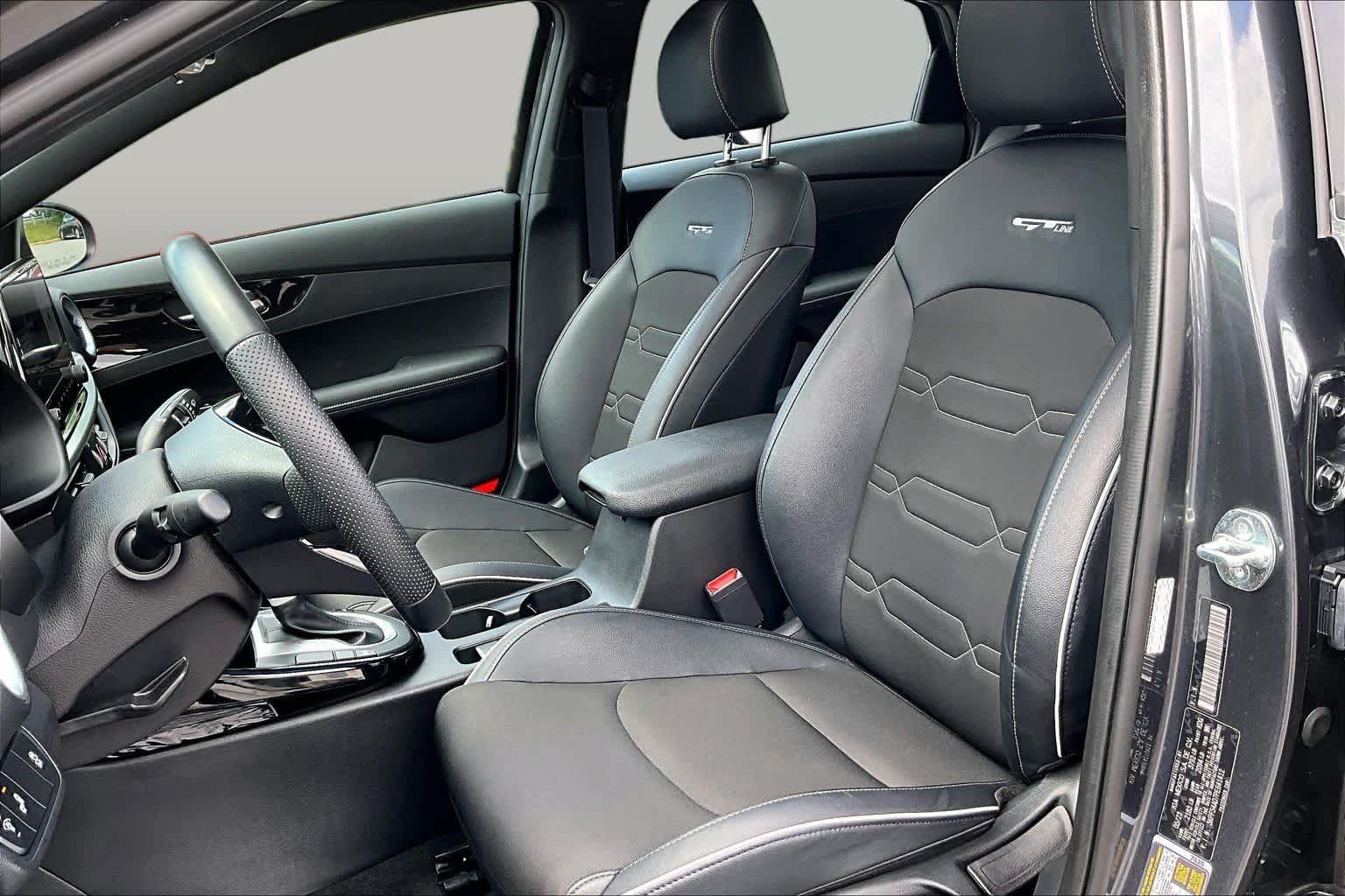 Used 2023 Kia Forte GT-Line w/ GT-Line Premium Package FWD image 8