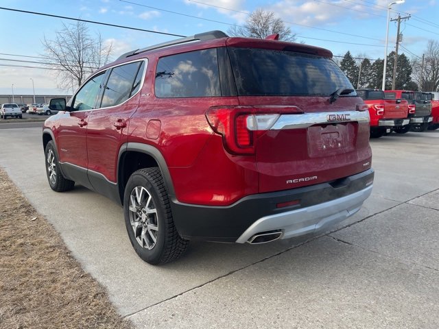 Used 2023 GMC Acadia SLE image 2