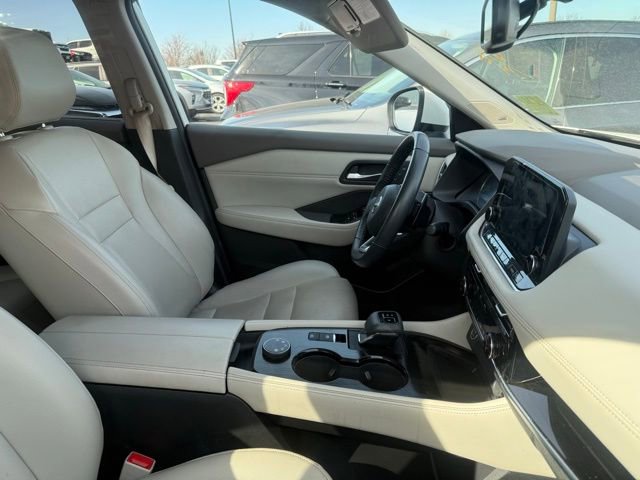 Used 2022 Nissan Rogue SL w/ SL Premium Package image 6