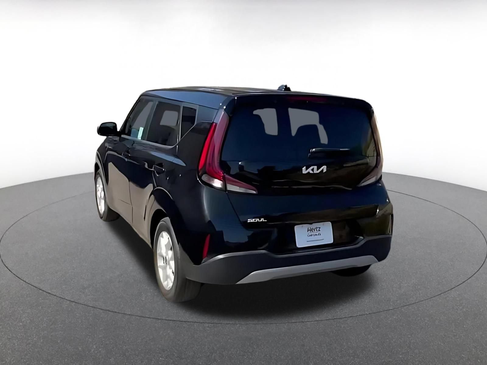 Used 2025 Kia Soul LX w/ LX Technology Package FWD image 10