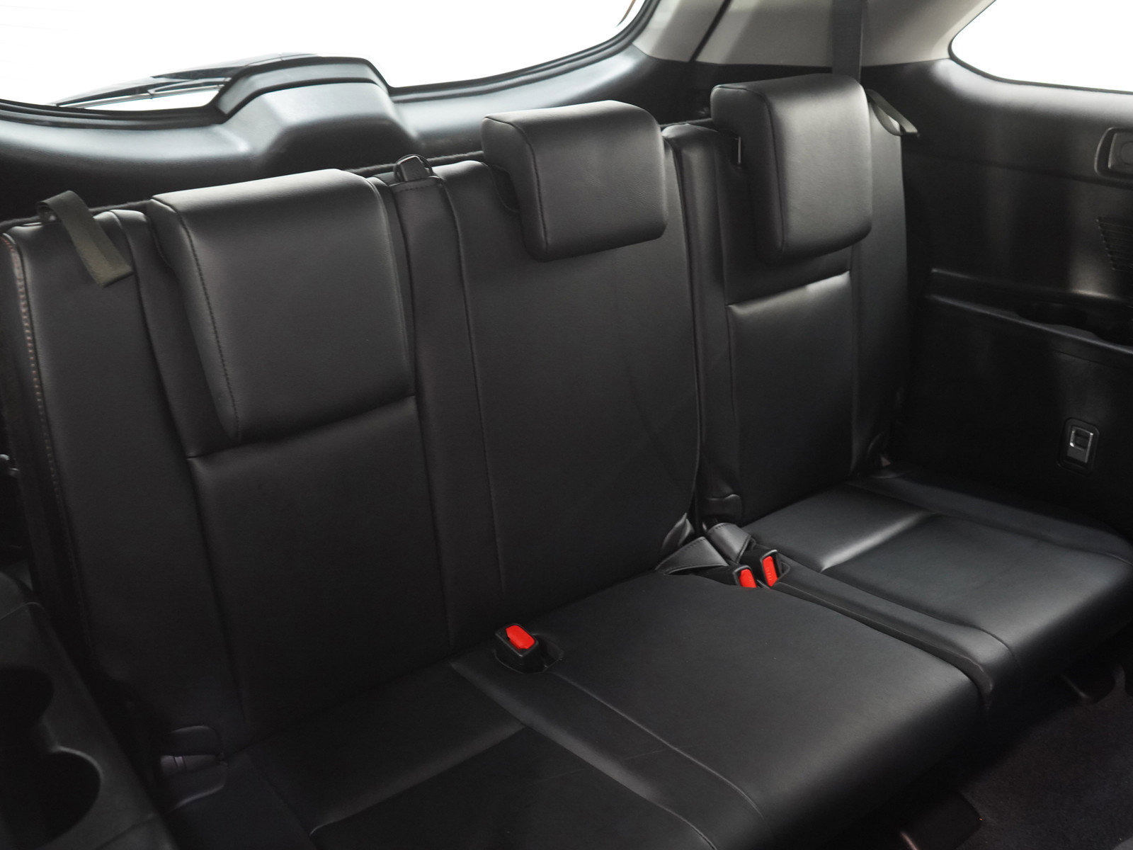 Used 2019 Toyota Highlander XLE AWD/4WD image 16