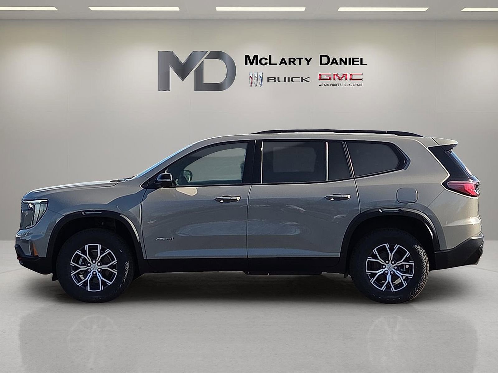 New 2026 GMC Acadia AT4 w/ Luxury Package image 3