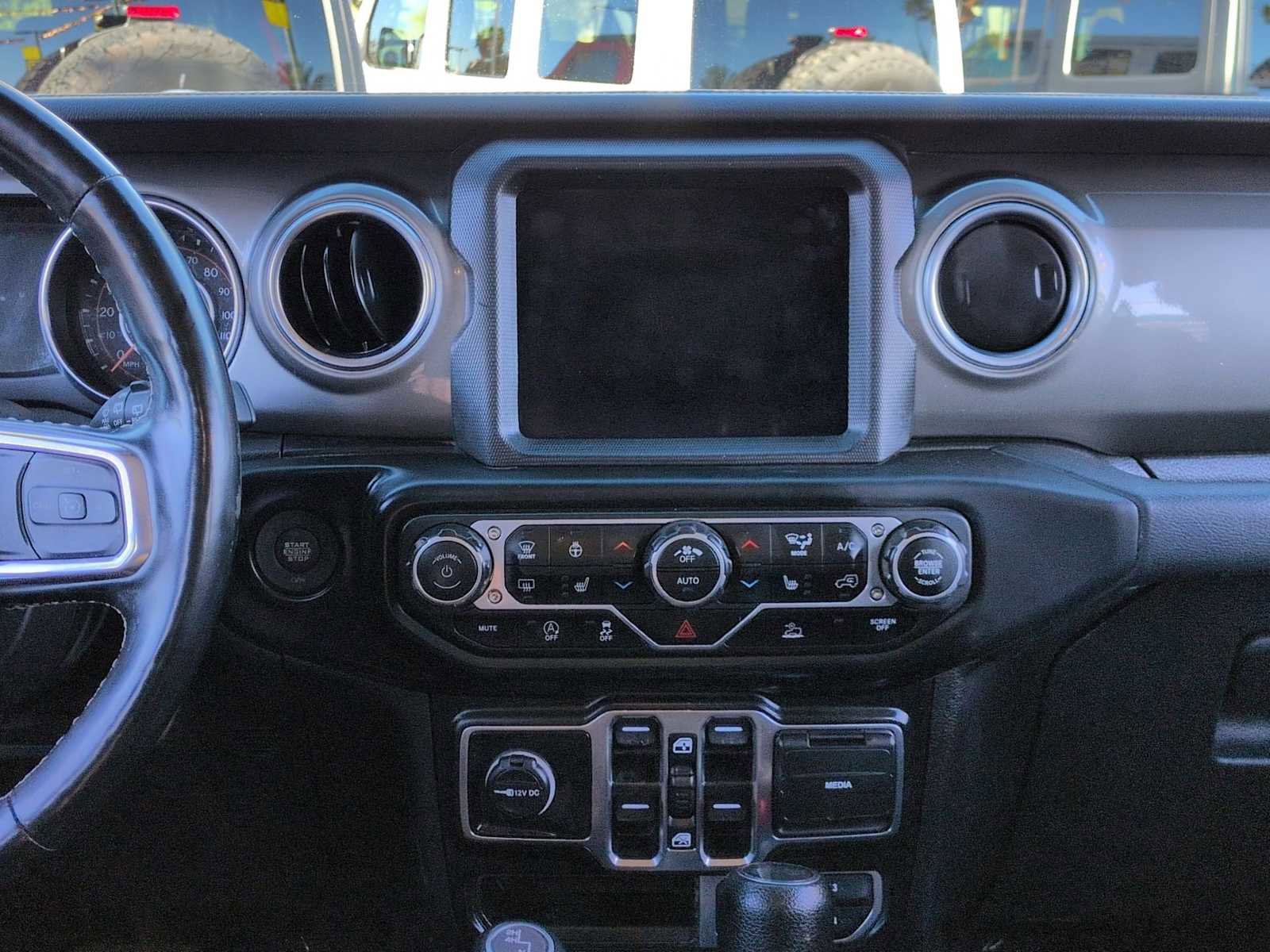 Used 2022 Jeep Wrangler Unlimited Sahara w/ Cold Weather Group image 28