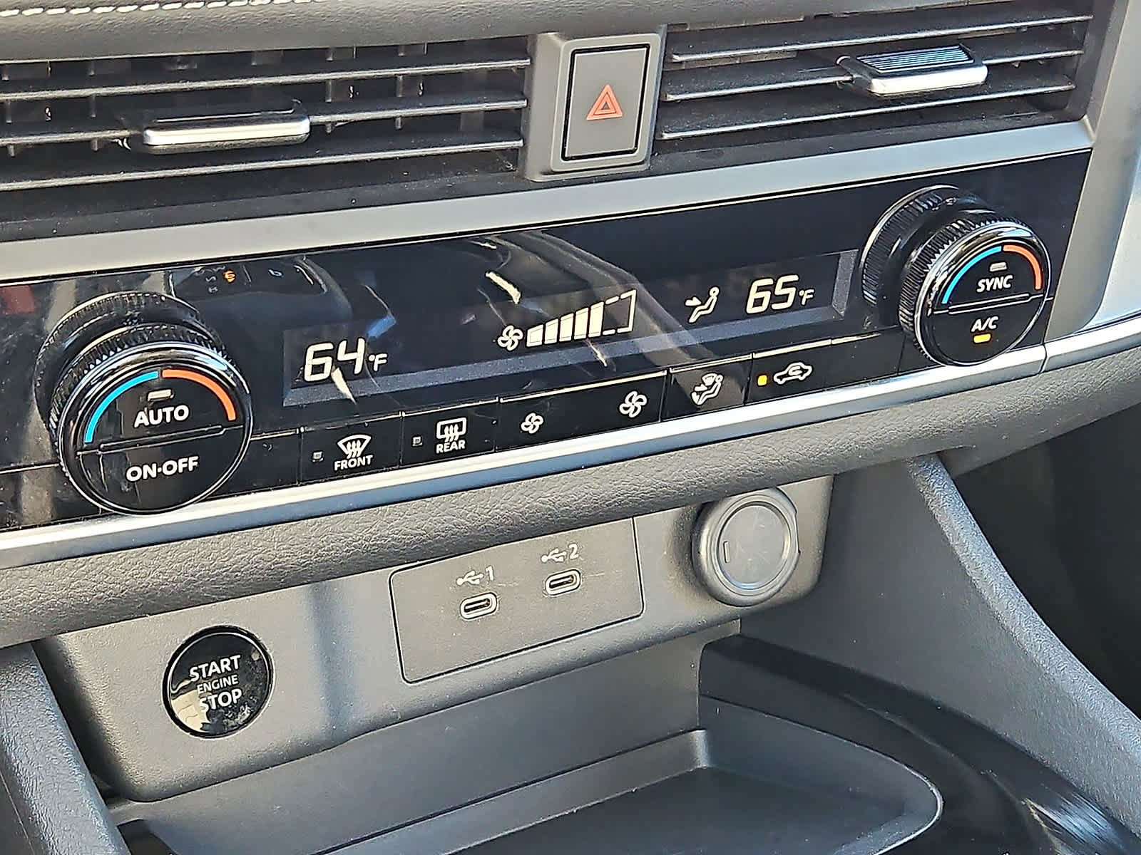 Used 2025 Nissan Rogue SV AWD/4WD image 23