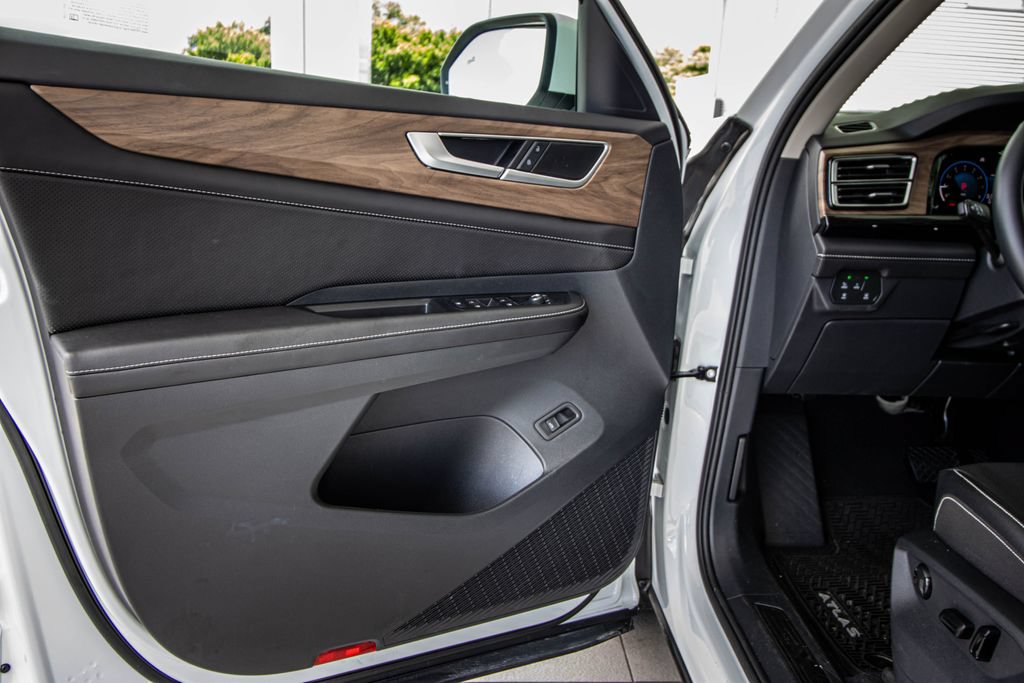Certified 2026 Volkswagen Atlas SE w/ Panoramic Sunroof Package FWD image 20