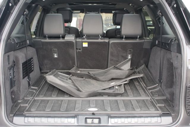 Used 2023 Land Rover Discovery S R-Dynamic image 12