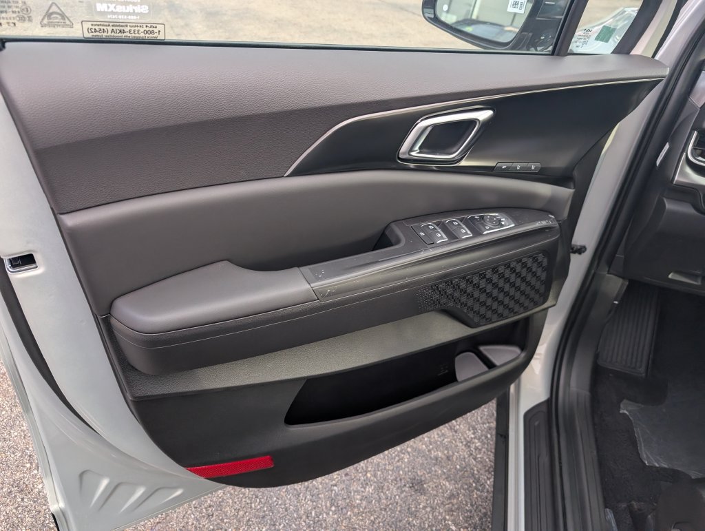 New 2027 Kia Carnival SX FWD image 14