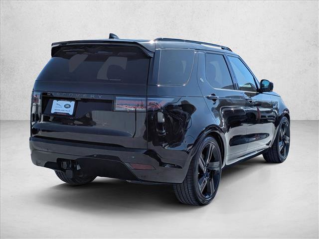 New 2025 Land Rover Discovery Dynamic SE image 2