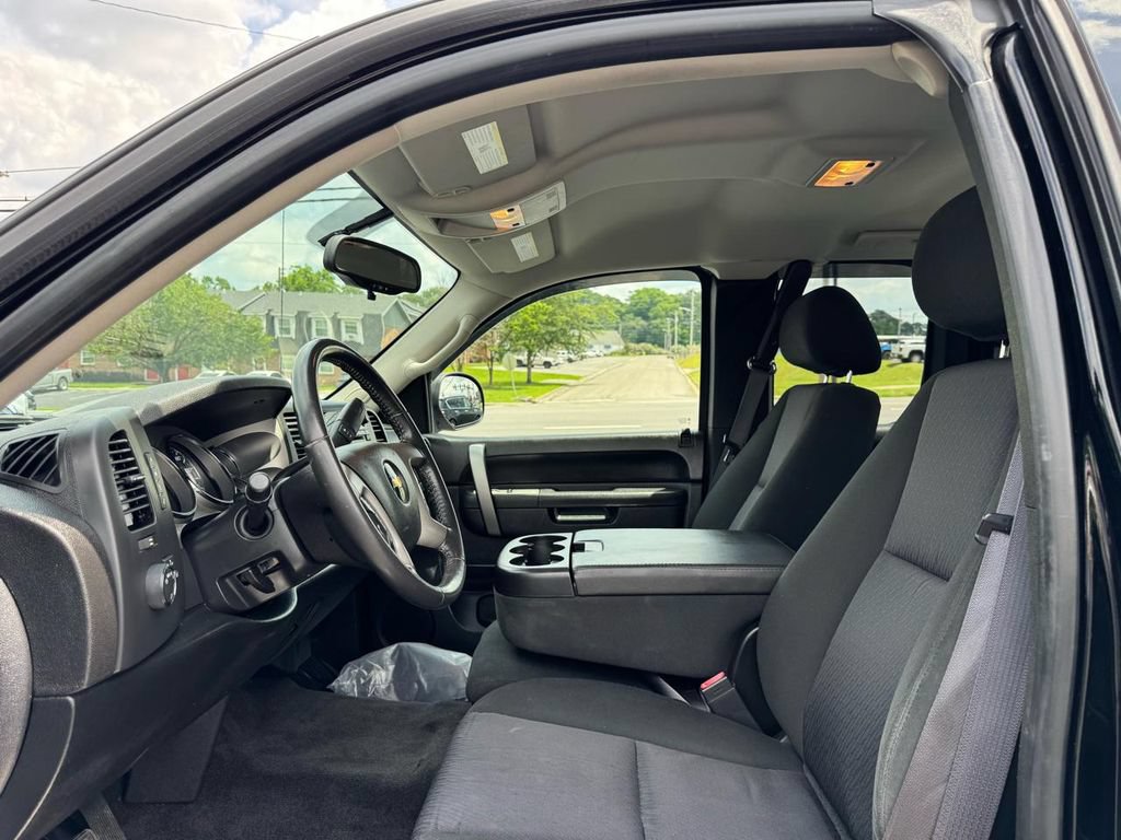 Used 2011 Chevrolet Silverado 1500 LT w/ All-Star Edition AWD/4WD image 13