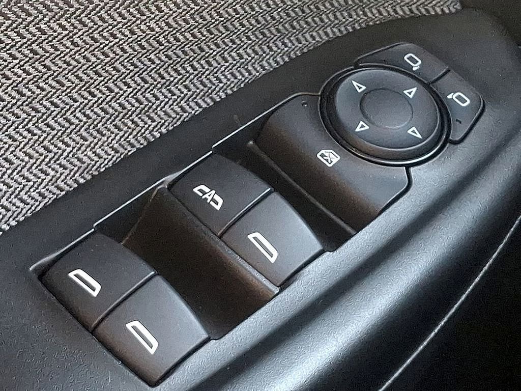 Used 2023 Chevrolet TrailBlazer LT w/ Convenience Package image 23