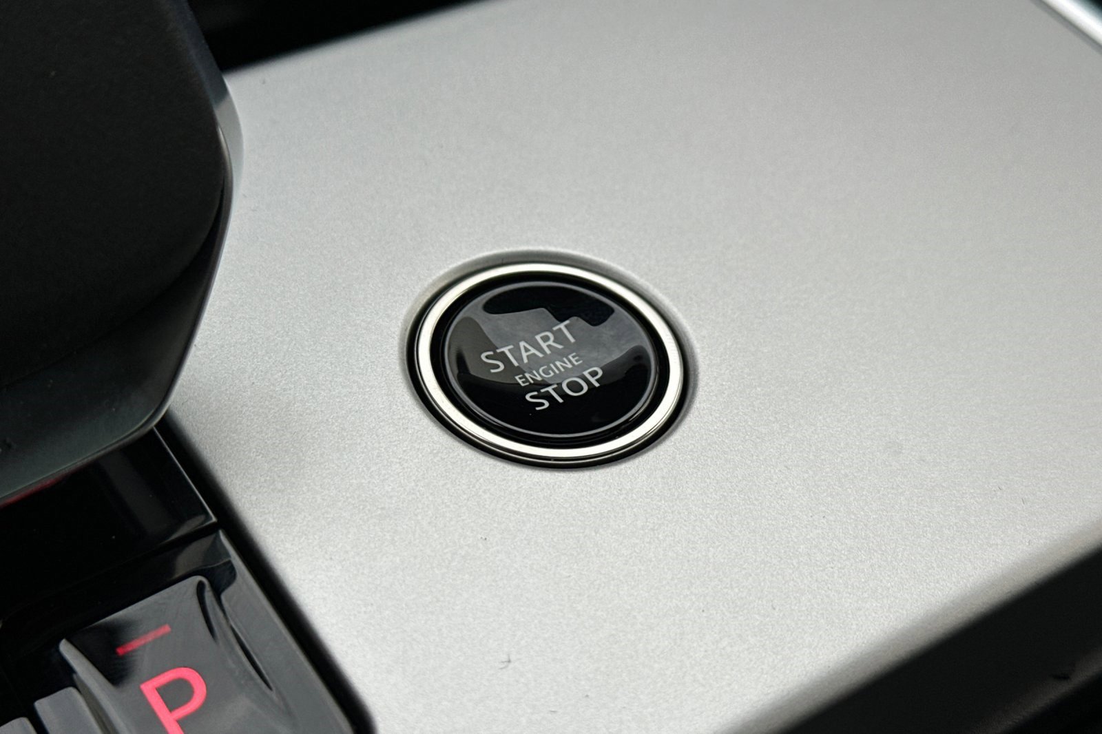 New 2026 Land Rover Range Rover SE image 28