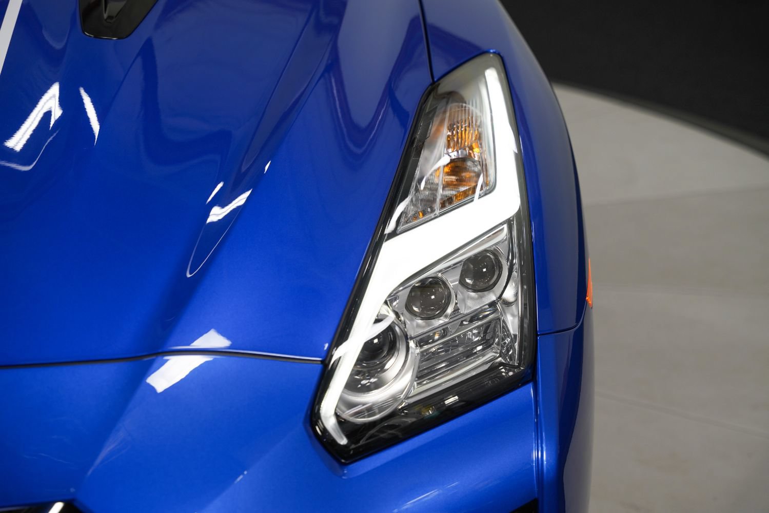 Used 2020 Nissan GT-R Premium AWD/4WD image 14
