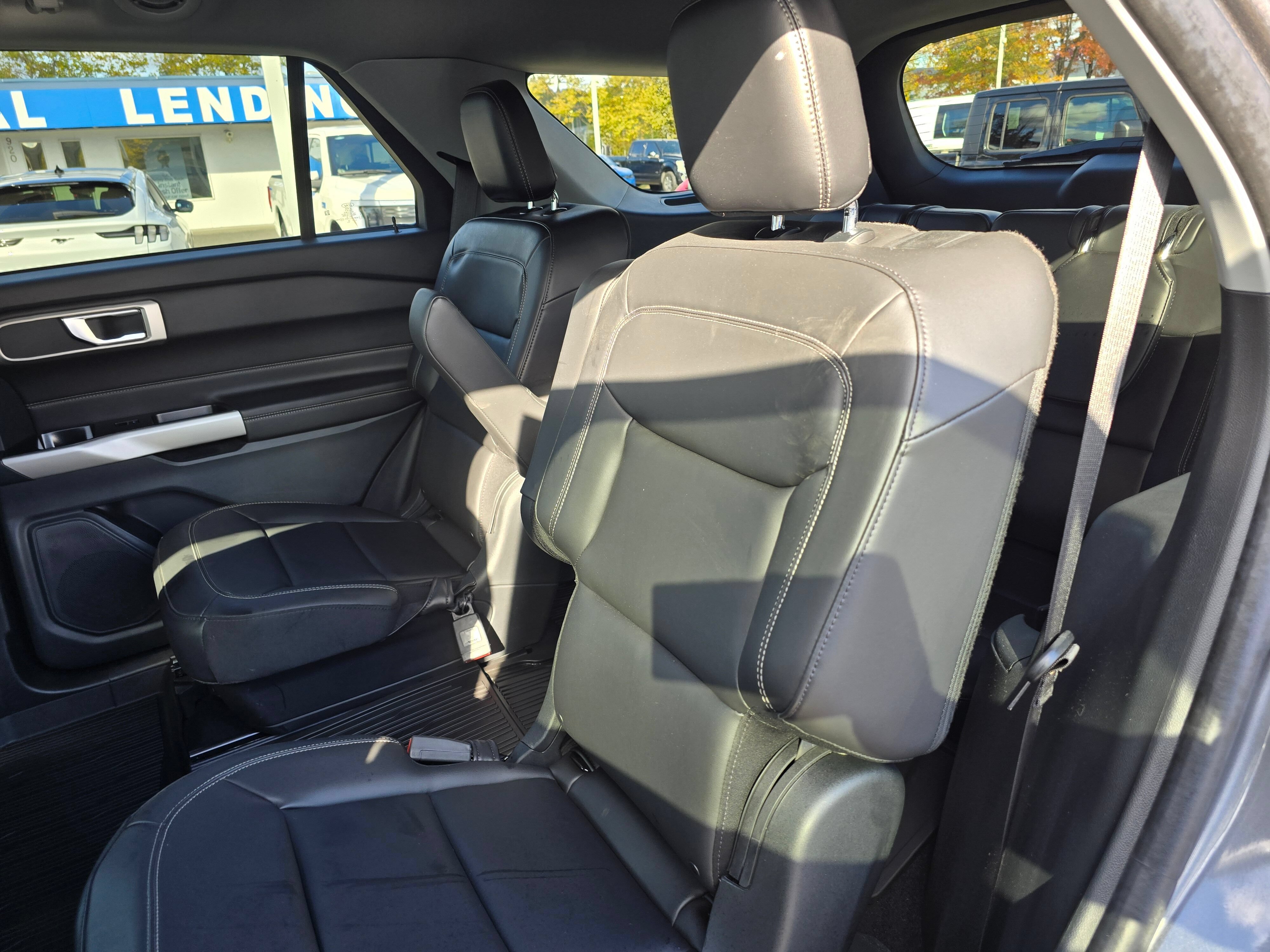 Certified 2024 Ford Explorer XLT w/ Equipment Group 202A AWD/4WD image 18
