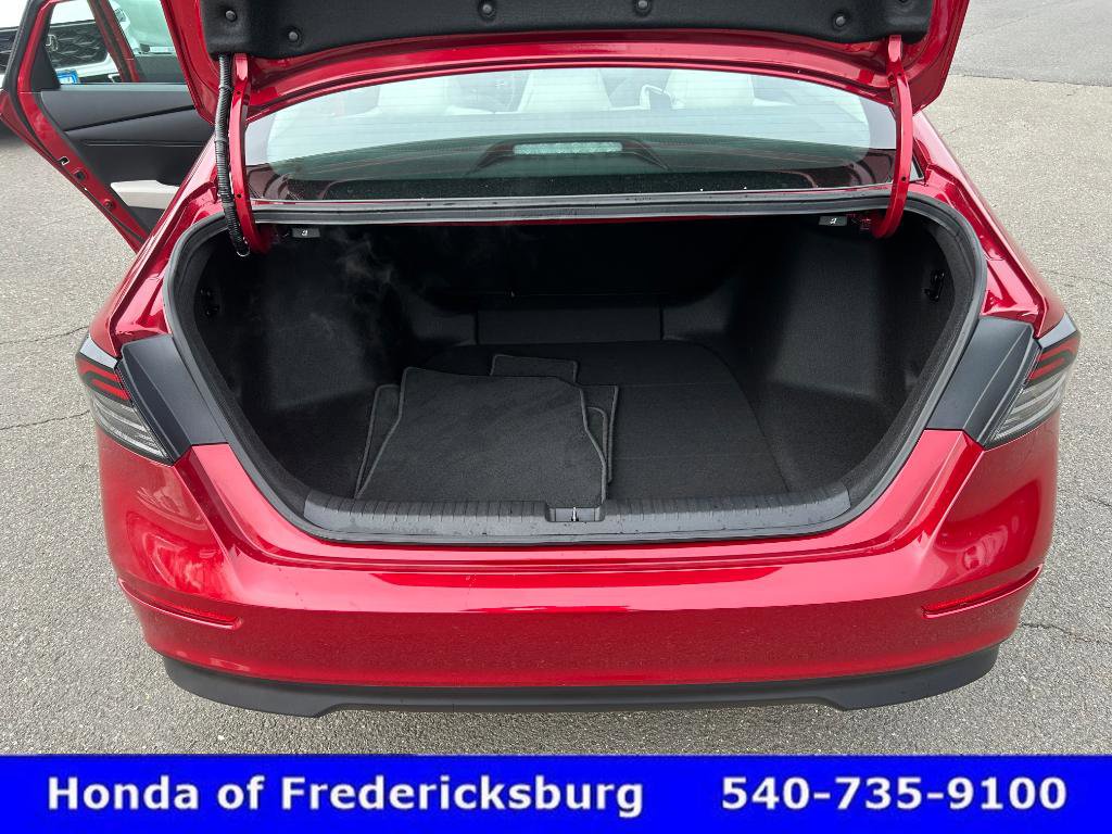 Certified 2025 Honda Accord SE image 30