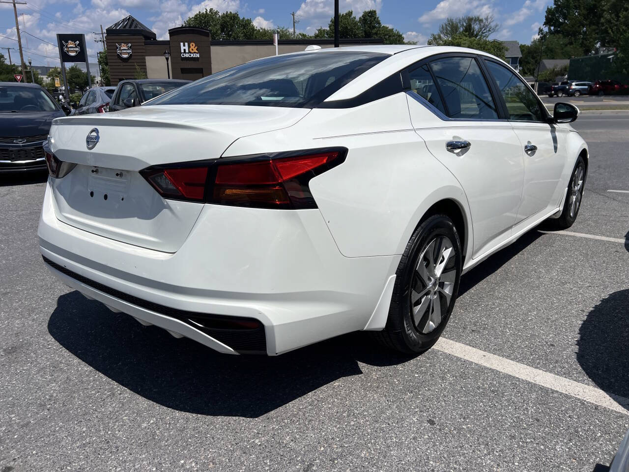 Used 2019 Nissan Altima 2.5 S FWD image 6