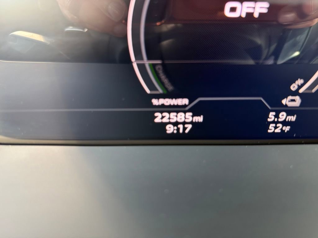 Used 2024 Audi Q8 e-tron Premium Plus w/ Premium Plus Package image 17