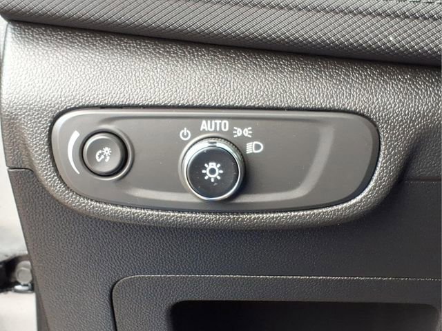 Used 2024 Chevrolet TrailBlazer LT w/ LT Cold Weather Package image 17