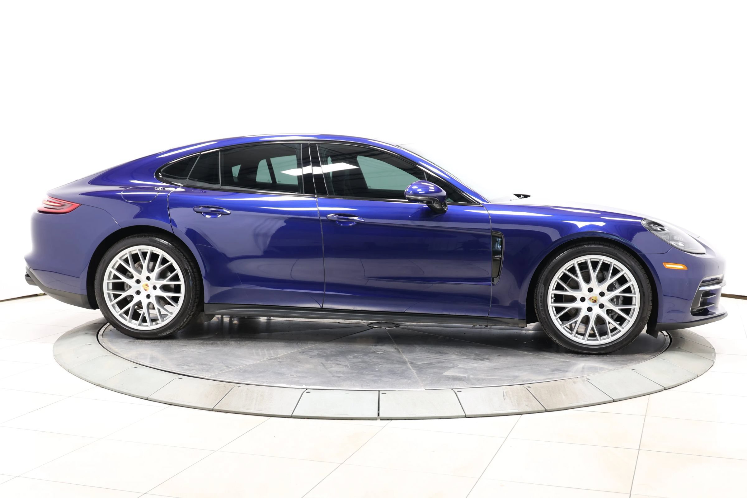 Used 2020 Porsche Panamera AWD/4WD image 75