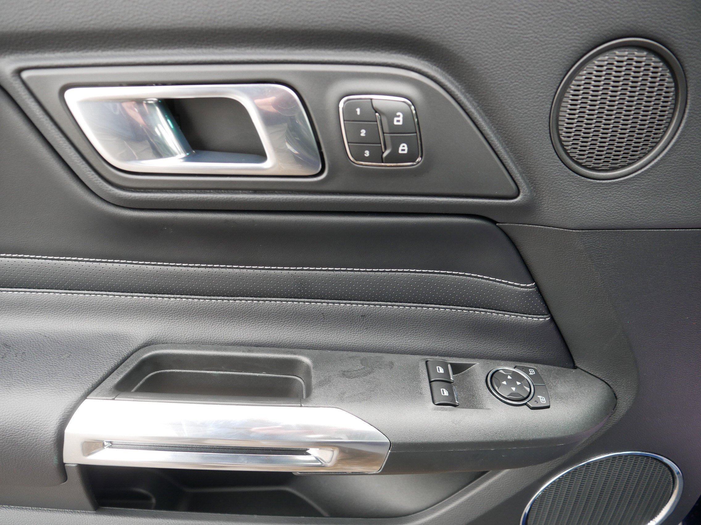 Used 2020 Ford Mustang GT Premium w/ Equipment Group 401A image 18