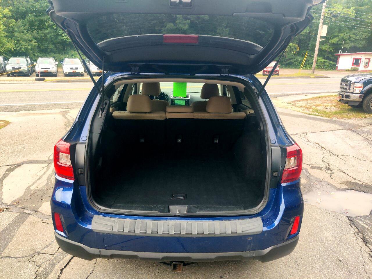 Used 2017 Subaru Outback 2.5i Premium image 13